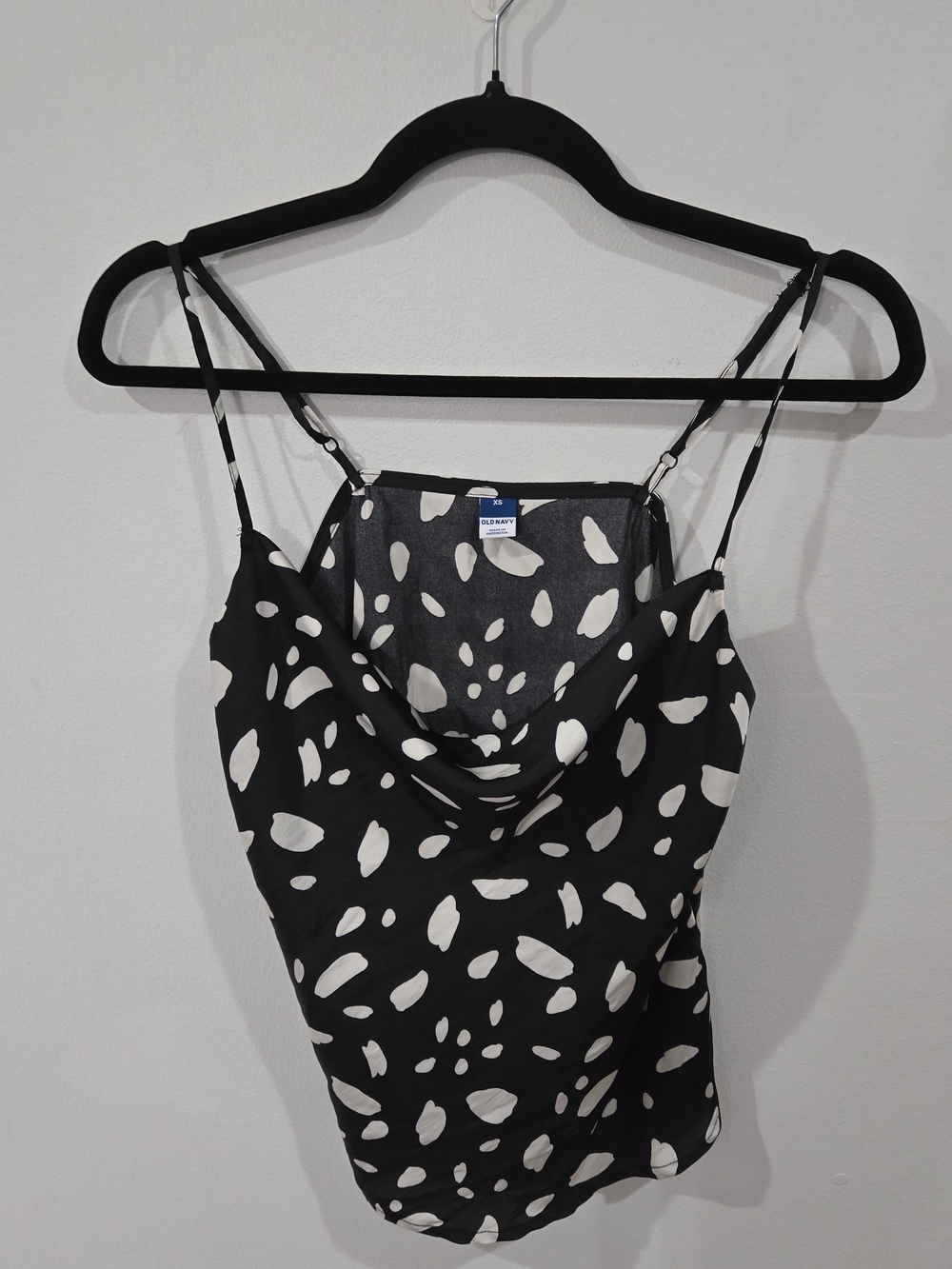 Old Navy Sz Xs Black & White Cowl Neck Printed Cami